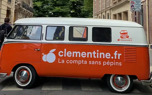 Photo du van garé aux locaux à Laxou